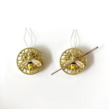 2 Pieces Bee Needle Minders, Magnetic Needle Keeper, Needle Threader, Cross Stitch Embroidery Sewing Needlework Tools DPXWCCH