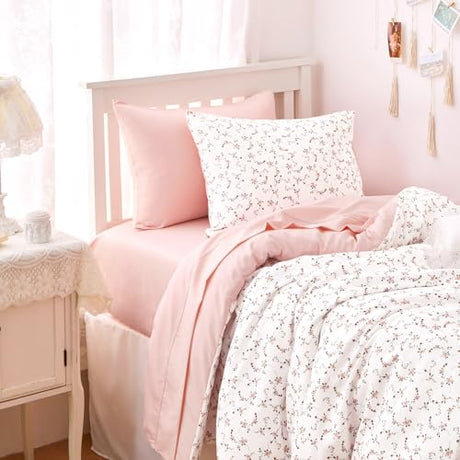 Wake In Cloud - Floral Comforter Set, Coquette Cottagecore Aesthetic Cute Flower Pattern for Women Teen Girls, Soft Lightweight Dorm Bedding, 3 Piece, Pink, Twin/Twin XL Size Wake In Cloud