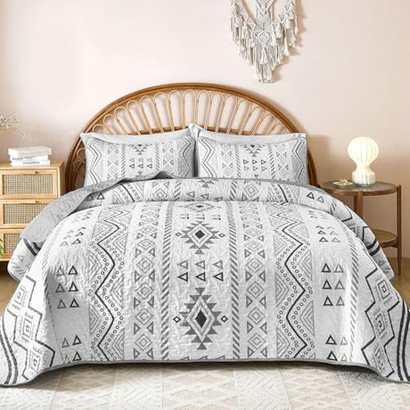 Drucon Boho King Size Aztec Quilt Set 3 Pieces Grey Ultra Soft Lightweight Quilt Beddding Set, Microfiber Bohemian Bedspread Coverlet Set with 2 Pillowcases for All Season (King, 104"x90") Drucon