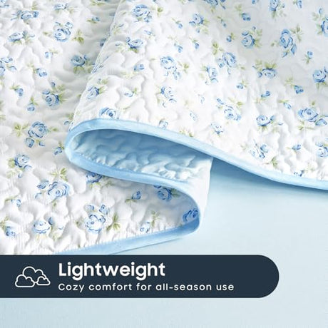 Wake In Cloud - Floral Quilt Set, Coquette Cottagecore Shabby Chic Flower Pattern for Women Teen Girls, Reversible Lightweight Bedspread Coverlet, 3 Pieces, White Blue, King Size Wake In Cloud