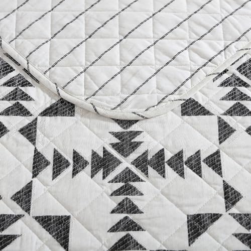 Eddie Bauer - King Quilt Set, Reversible Cotton Bedding with Matching Shams, Luxurious Bedding Set (Arrowhead Charcoal, King) Eddie Bauer