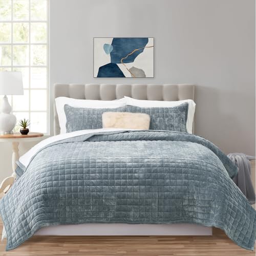 RECYCO Luxury Velvet Quilt Set, California King 118'' x 106'' Oversized Bedspread, Ultra Soft Velvet Comforter, Lightweight Box Stitch Bedding Sets for All Season, with 2 Shams, Blue Linen RECYCO