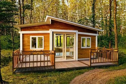 Portable Modular Container Shop Unit, Prefabricated Steel Café & Kiosk Structure 20ft 40ft, Customizable Shipping Container Building for Commercial & Outdoor Use