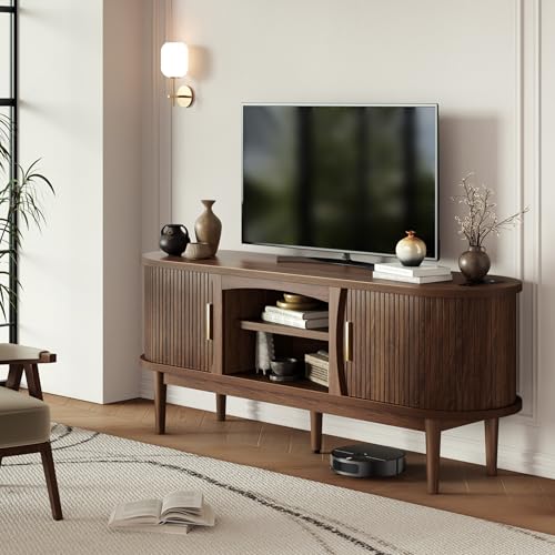 Decofy Mid Century TV Stand for TVs up to 65 Inches, Entertainment Center with Storage, Power Outlet, Fluted Sliding Doors & Adjustable Shelves, Modern Media TV Console Table for Living Room (Walnut) Decofy