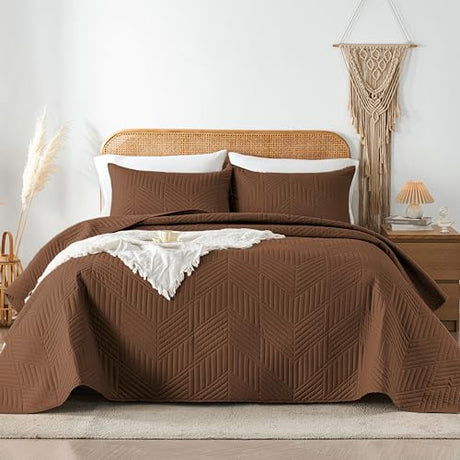 Davulos Twin Quilt Set, Brown Lightweight Reversible Bedspread for All Seasons, Soft Modern Microfiber Geometric Coverlet for Kids or Guest Bedroom (1 Quilt, 1 Pillow Sham) Davulos