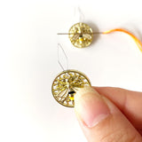 2 Pieces Bee Needle Minders, Magnetic Needle Keeper, Needle Threader, Cross Stitch Embroidery Sewing Needlework Tools DPXWCCH