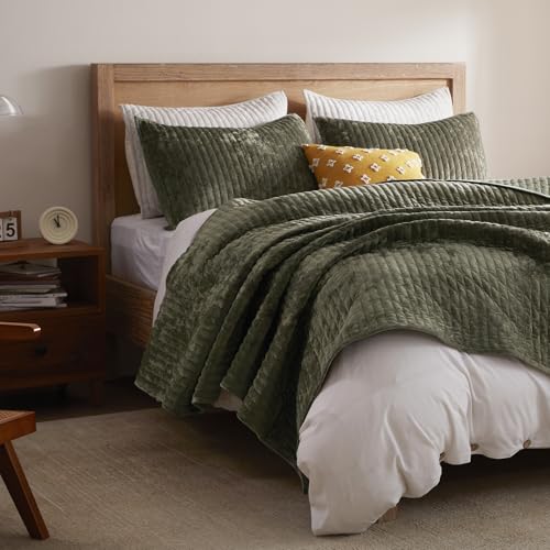 LEAONME Velvet Quilt King Size 98''x106'', Lightweight Olive Green Velvet Comforter Set with 2 Matching Shams, Soft Cross Stitch Bedspread Coverlet Bedding Set for All Season LEAONME