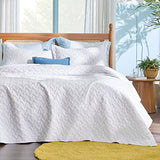 Bedsure Quilts Queen Size - Lightweight Bedspreads Queen Size with Basket Weave Pattern, Soft Quilt Bedding Set, White Comforter Set Coverlet for All Seasons with 2 Pillow Shams (90" x 96") Bedsure