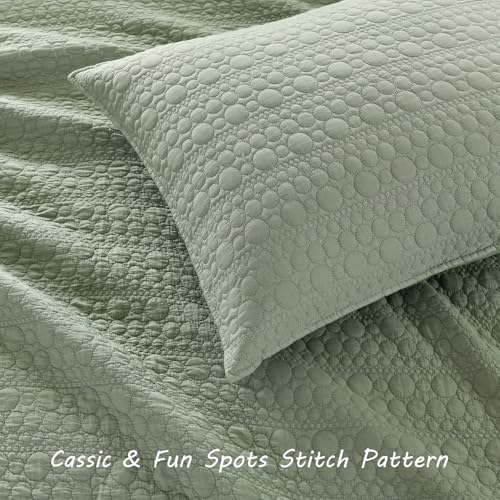 HORIMOTE HOME Quilt Set Twin Size Sage Green, Classic Geometric Spots Stitched Pattern, Pre-Washed Microfiber Chic Rustic Look, Ultra Soft Lightweight Quilted Bedspread for All Season, 2 Pieces HORIMOTE HOME