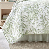 Laura Ashley - Queen Quilt Set, Soft & Reversible Cotton Floral Bedding with a Medium Weight Feel, 3 Piece Bed Set with Matching Pillowcases (Bedford Green/Off-White) Laura Ashley