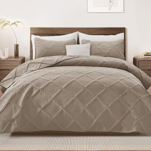 Exclusivo Mezcla Full Queen Size Quilt Set with Modern Striped Pattern, 3 Pieces Summer Lightweight Taupe Quilts Bedding Set, Soft Bedspreads Coverlets for All Seasons Exclusivo Mezcla