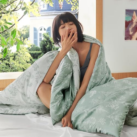 Bedsure Twin/Twin XL Comforter Set - Sage Green Bed Set, 2 Pieces Cute Floral Bedding, 1 Soft Reversible Botanical Flowers Comforter and 1 Pillow Sham Bedsure