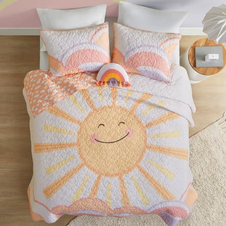Intelligent Design Kids Twin Quilt Bedding Set, Cotton Coverlet Sun Girls Bedding Set Rainbow & Clouds Reversible Dawn Light & Breathable Sham Throw Pillow Twin Yellow/Coral 3 Piece Intelligent Design