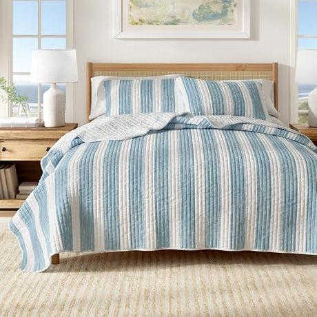 Great Bay Home Full/Queen Coastal Quilt Bedding Set, Summer Coastal Quilt with Shams, Beach 3-Piece Reversible All Season Bedspread Quilt Set. Lightweight Nautical Quilted Coverlet. Blue. Great Bay Home