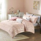 Intelligent Design Raina King/Cal King Comforter Set, Soft Microfiber, Modern Geometric Metallic Bed Set, 5 Pieces College Bedding with 2 Shams, 2 Toss Pillows Blush/Gold Intelligent Design