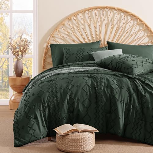 AMBERSPACE Queen Comforter Set Dark Green, Tufted Boho Bedding Farmhouse Bed Set, All Season 7 Pieces Bed in a Bag with Sheets, Pillowcases & Shams AMBERSPACE
