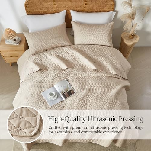 akkialla Full/Queen Size Quilt Bedding Set,Beige Lightweight Microfiber Soft Bedspread,Modern Style Geoetric Pattern Coverlet Set for All Seasons,3 Piece(1 Quilt,2 Pillow Shams) akkialla