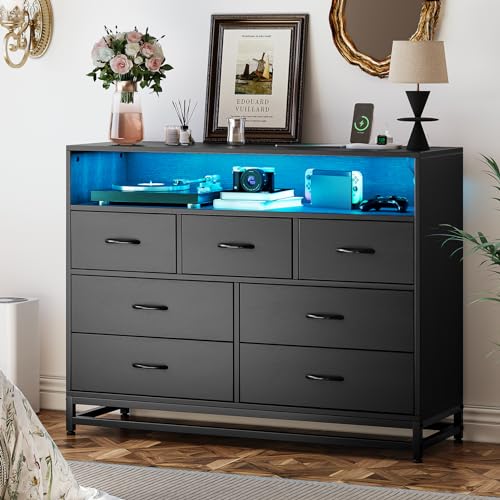 Black Dresser for Bedroom, Wooden Modern 7 Drawers Long Dresser with Charging Station and Led Lights Design, Large Capacity Storage Chest of Drawers, Wide Dresser for Living Room, Hallway