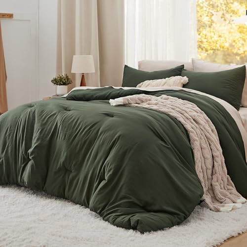 Bedsure King Comforter Set, Dark Green Soft Prewashed Bedding for All Seasons, 3 Pieces GentleSoft™ Bed Set, 1 Lightweight Comforter (104"x90") and 2 Pillowcases (20"x36") Bedsure