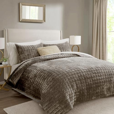 RECYCO Luxury Velvet Quilt Set Full Queen Size Bedding Sets, Ultra Soft Velvet Comforter Set, Lightweight Channel Box Stitch Oversized Bedspread Coverlet for All Season, with 2 Shams, Mocha Brown RECYCO
