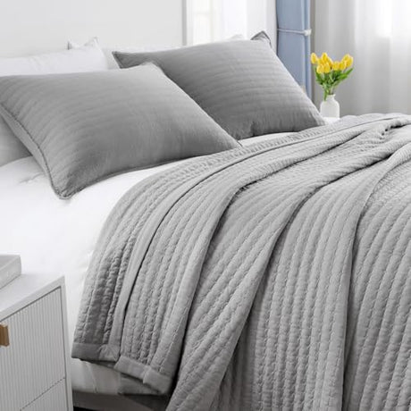 Twin Quilt Set – 68"x86" Soft Washed 3-Layer Lightweight Bedspread with Multi-Lock Quilting, Minimalist Nordic Bedding, All-Season Quilt for Spring, Summer & Fall (1 Quilt + 2 Pillow Shams), Grey DAWNDIOR