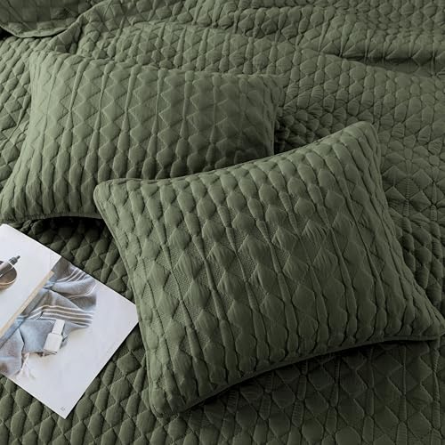WDCOZY Olive Green Quilts Queen Size Bedding Set with 2 Pillow Shams, Lightweight Soft Full Bedspread Coverlet, Thin Comforter Bed Cover for All Season, 3 Pieces, 90x90 inches WDCOZY