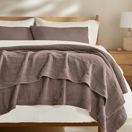 EVERGRACEHOME Cotton Coverlet Set King Size 3 Pieces, Lightweight Soft Ribbed Matelassé Bedspread Quilt Set, Cozy Oversized Quilted Bedding Set with 2 Pillow Shams for All Seasons, Mocha Brown EVERGRACEHOME
