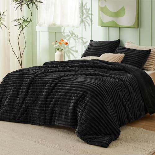 Bedsure Comforter Set Queen Size - GentleSoft™ 3 Pieces Double-Side Fleece Fluffy Black Comforter Set, Cozy Striped Room Decor Aesthetic, Luxury Bedding Queen Size, 2 Pillowcases, 90x90 Inches Bedsure