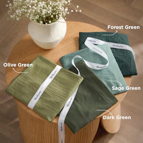 Bedsure King Comforter Set, Dark Green Soft Prewashed Bedding for All Seasons, 3 Pieces GentleSoft™ Bed Set, 1 Lightweight Comforter (104"x90") and 2 Pillowcases (20"x36") Bedsure