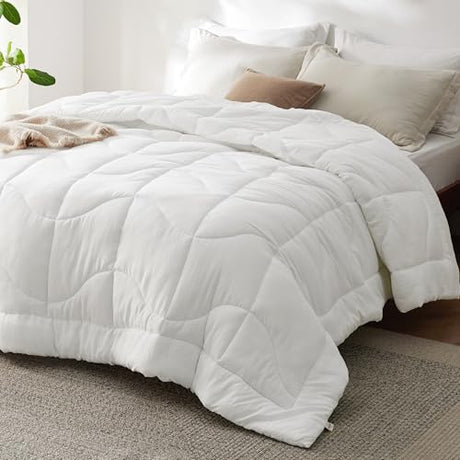 Bedsure Queen Comforter - Comforters Queen Size for All Season, Ultra-Soft Down Alternative & Prewashed Duvet Insert with 4 Tabs - Machine Washable, White, 88x88 Inches Bedsure