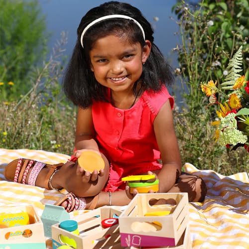 B. toys- Little Foodie Groups- Pretend Play Wooden Play Food – Food Group Crates – 24 Play Kitchen Accessories – Educational Toys for Kids – 3 Years + B. toys