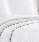 Tommy Bahama - King Quilt Set, Soft Bedding with Matching Shams, Cozy Bedspread, Bedding Set for All Seasons (Chevron White, King) Tommy Bahama