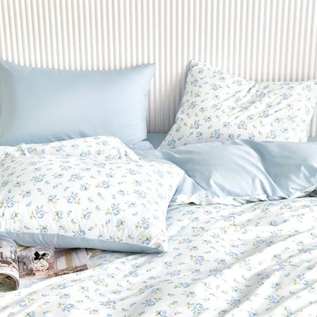 Wake In Cloud - Floral Comforter Set, Coquette Cottagecore Aesthetic Flower Shabby Chic Pattern for Women Teen Girls, Soft Lightweight Bedding, 3 Pieces, White Blue, Queen Size Wake In Cloud