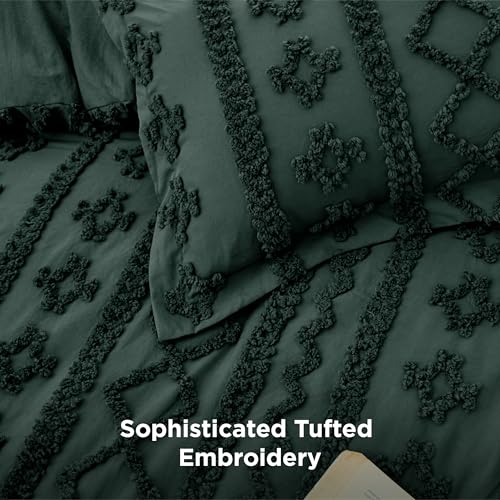 Bedsure Tufted Boho Comforter Set Queen Size - Dark Green Boho Bed Set, GentleSoft™ 3 Pieces Farmhouse Shabby Chic Embroidery Bedding, Gifts for Woman, Soft Jacquard Queen Comforter for All Seasons Bedsure