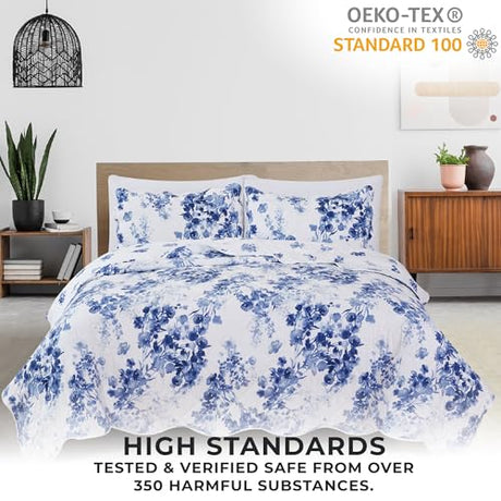 Great Bay Home Floral Full/Queen Quilt Set with Shams, Blue Floral Bedding Set, All-Season, Lightweight Bedspread. Reversible, Farmhouse Bedding. (Full/Queen, Jacqueline) Great Bay Home
