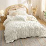 Bedsure Boho Tufted White Comforter King Size, GentleSoft™ 3 Pieces Boho Farmhouse Decor Bedding, Exquisite Shabby Chic Bedding for All Seasons, 1 Bed Comforter, 2 Pillow Shams, 104x90 Inches Bedsure