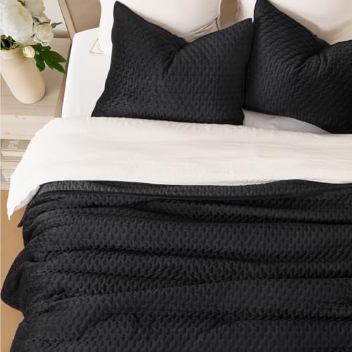 EverGrace Luxury Velvet Quilt Bedding Set King Size 3 Pieces with Pillow Shams, Soft Cross-Stitch Velvet Comforter Set, Lightweight Coverlet Bedspread for All Seasons, Black EverGrace