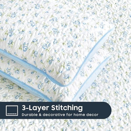 Wake In Cloud - Floral Quilt Set, Coquette Cottagecore Shabby Chic Flower Pattern for Women Teen Girls, Reversible Lightweight Bedspread Coverlet, 3 Pieces, White Blue, Queen/Full Size Wake In Cloud