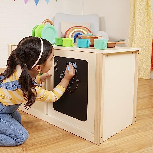 Battat – Play Kitchen & Market – Toddler-Friendly Size – Chalkboard Menu & Oven Dials – 25 Toy Cooking Accessories – 2 Years + – Two n' One Cookin' Fun Battat