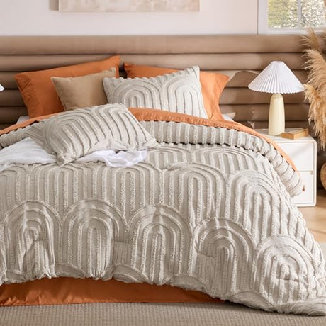 Bedsure Boho Tufted Beige Twin/Twin XL Comforter, GentleSoft™ 2 Pieces Boho Farmhouse Decor Bedding, Arch Shabby Chic Bedding for All Seasons, 1 Bed Comforter, 1 Pillow Shams, 68x88 Inches Bedsure