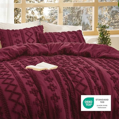 Bedsure Tufted Boho Comforter Set Queen Size - Burgundy Boho Bed Set, GentleSoft™ 3 Pieces Farmhouse Shabby Chic Embroidery Bedding, Gifts for Woman, Soft Jacquard Queen Comforter for All Seasons Bedsure
