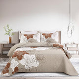 DJY 3 Pieces Quilt Set King Taupe Floral Pattern Quilt Coverlet Set Boho Floral Bedspread with 2 Pillow Shams Elegant Flower Bedding Quilt Set for All Season (Brown, 104"x 90") DJY