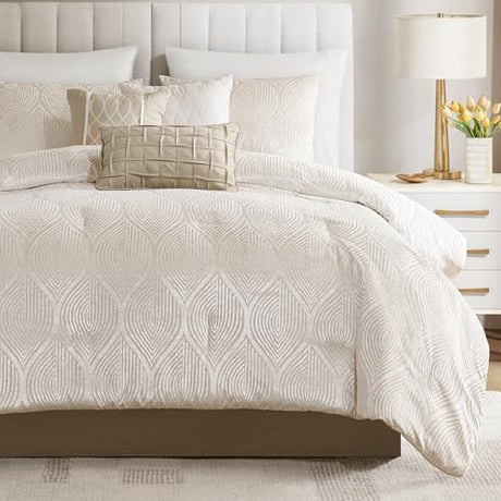 Madison Park 7-Piece Velvet Comforter Set, Jacquard Bedding Sets for All Season, Includes Comforter, Bed Skirt, Pillow Shams and Decorative Pillow, Queen/King/Cal King, Nocturne, Champagne Madison Park