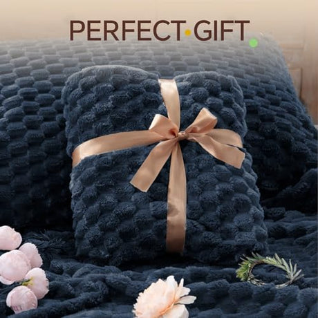 BEDELITE Fluffy Queen Comforter Set - Navy Blue Fleece Soft Comforter for Queen Size Bed, Luxury Warm Bedding Set for Winter, Fuzzy Bed Set 3 Pieces (1 Comforter, 2 Pillowcases) BEDELITE