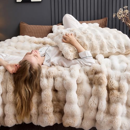 Wonderful 3 Pieces Fluffy Faux Rabbit Fur Bubble Comforter Set King Size, Tie-Dyeing Beige Plush Fuzzy Bedding Set, Warm Soft Bubble Comforter Bedding Set for Winter Wonderful
