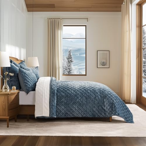 EVERGRACE Luxury Velvet Quilt Set King Size, Diamond Quilted Lightweight Velvet Comforter for All Season, Ultra Soft Oversized Bedspread Coverlet Bedding Set with 2 Pillow Shams, Stormy Blue EVERGRACE