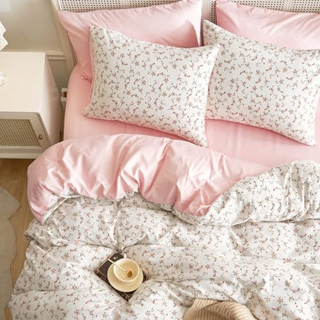 Wake In Cloud - Floral Comforter Set, Coquette Cottagecore Aesthetic Cute Flower Pattern for Women Teen Girls, Soft Lightweight Dorm Bedding, 3 Piece, Pink, Full Size Wake In Cloud