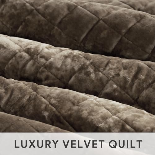 RECYCO Luxury Velvet Quilt Set Full Queen Size Bedding Sets, Ultra Soft Velvet Comforter Set, Lightweight Channel Box Stitch Oversized Bedspread Coverlet for All Season, with 2 Shams, Mocha Brown RECYCO