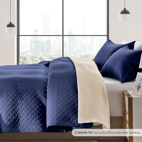 FLYMME King Size Quilt Set - Soft Navy Blue Quilts Lightweight Microfiber Bedspread - Classic Basket Weave Pattern Bedspreads Coverlet 3 Pieces for All-Season (1 Quilt, 2 Pillow Shams) FLYMME