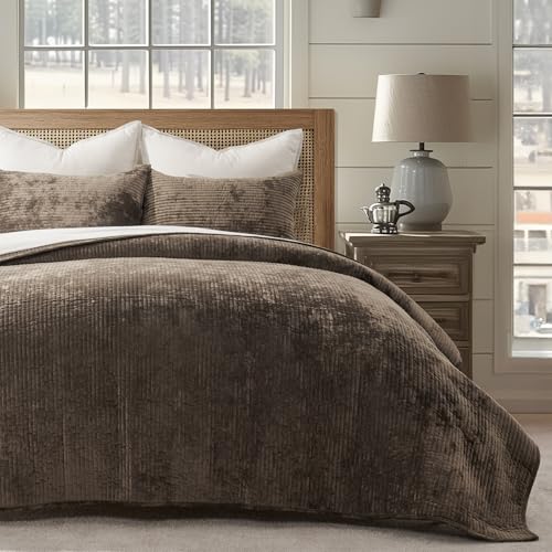 EVERGRACE Velvet Quilt Set King Size, Luxurious Soft Quilted Bedding Sets, Lightweight Velvet Comforter for All Season, Striped Channel Bedspread Coverlet with 2 Shams, Mushroom Brown EVERGRACE